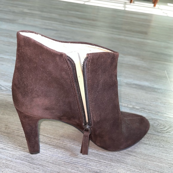 Faux suede Nina West booties. Color: dark brown. Size: US 9.5M. Gently worn. - Picture 4 of 7